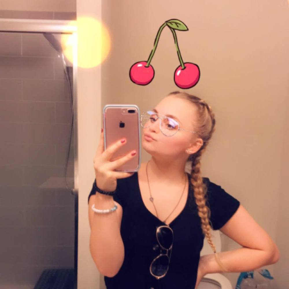 Meet your Posher, Angela